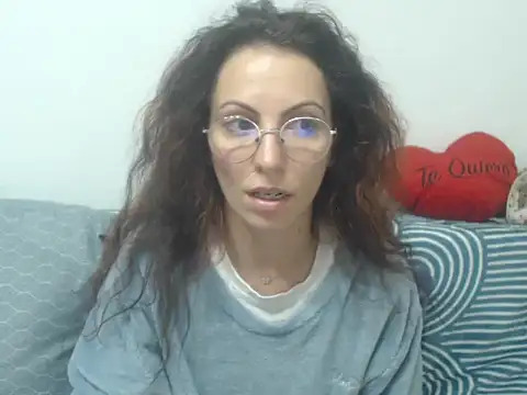 Emmatoo online show from April 2026 12:53:01 AM