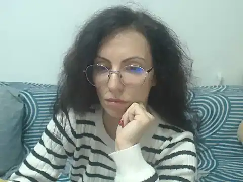 Emmatoo online show from April 2026 08:57:02 PM