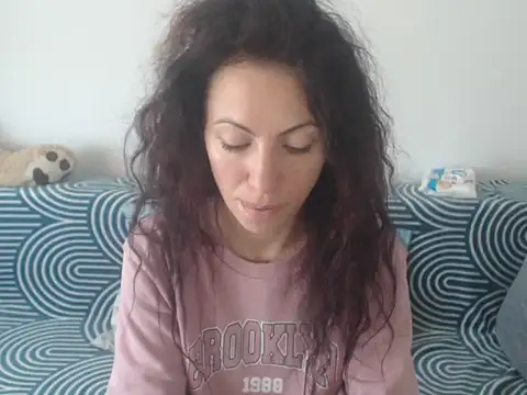 Emmatoo online show from May 2026 09:49:01 AM