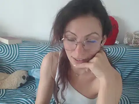 Emmatoo online show from May 2026 04:04:02 PM