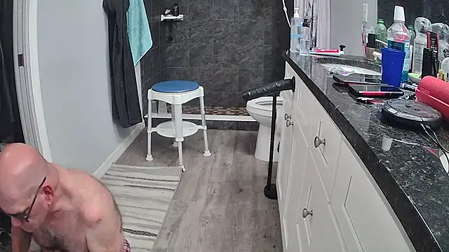 Snapshot of lou63ponce chatting on March 2026 08:45:02 PM lou63ponce online show from March 2026 08:45:02 PM