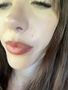 Eyline online show from June 2026 10:35:01 AM