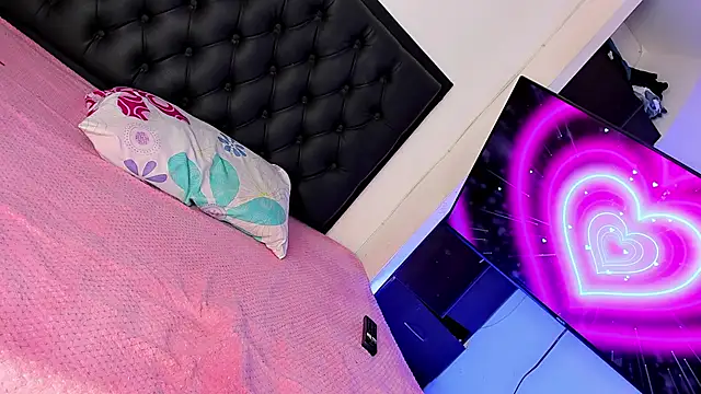 Maryonthemoon online show from September 2025 04:06:02 AM