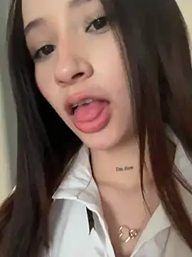 Snapshot of Angeeel_ chatting on January 2025 09:45:01 PM Angeeel online show from January 2025 09:45:01 PM