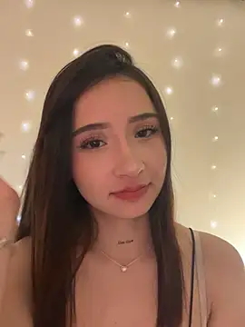 Snapshot of Angeeel_ chatting on February 2025 04:18:02 AM Angeeel online show from February 2025 04:18:02 AM