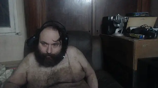 Snapshot of hairyhulk chatting on January 2025 07:04:02 AM hairyhulk online show from January 2025 07:04:02 AM