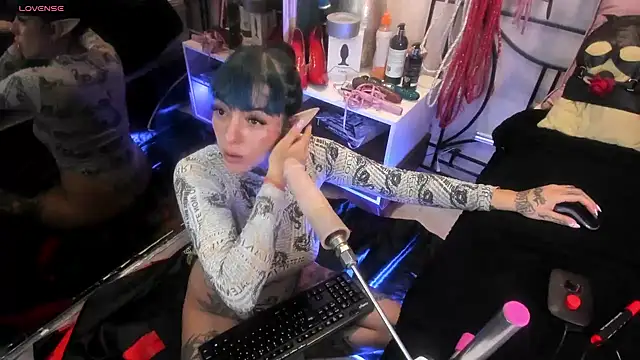 Snapshot of luxifer_666_ chatting on February 2025 07:49:01 PM luxifer 666 online show from February 2025 07:49:01 PM