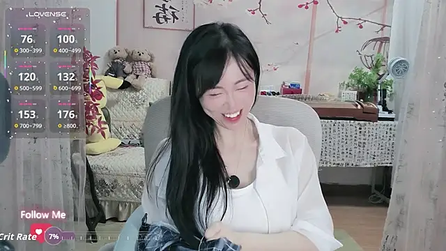 Snapshot of Lisa-s chatting on October 2025 01:43:02 PM Lisa-s online show from October 2025 01:43:02 PM