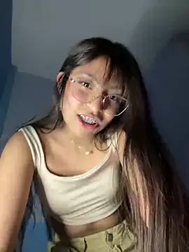 Snapshot of Lily_candy_X chatting on December 2024 05:49:01 AM Lily candy X online show from December 2024 05:49:01 AM