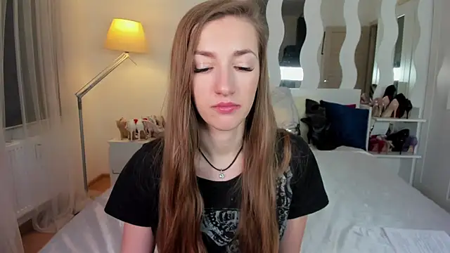 Snapshot of KateRedgar chatting on January 2025 05:35:01 PM KateRedgar online show from January 2025 05:35:01 PM