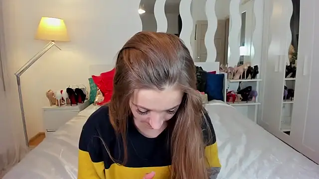 Snapshot of KateRedgar chatting on January 2025 01:53:02 PM KateRedgar online show from January 2025 01:53:02 PM