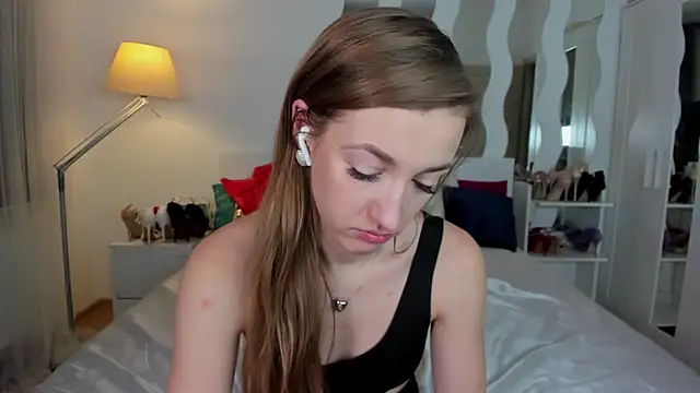 Snapshot of KateRedgar chatting on January 2025 05:32:01 PM KateRedgar online show from January 2025 05:32:01 PM