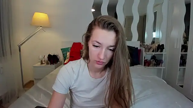 Snapshot of KateRedgar chatting on February 2025 02:02:01 PM KateRedgar online show from February 2025 02:02:01 PM