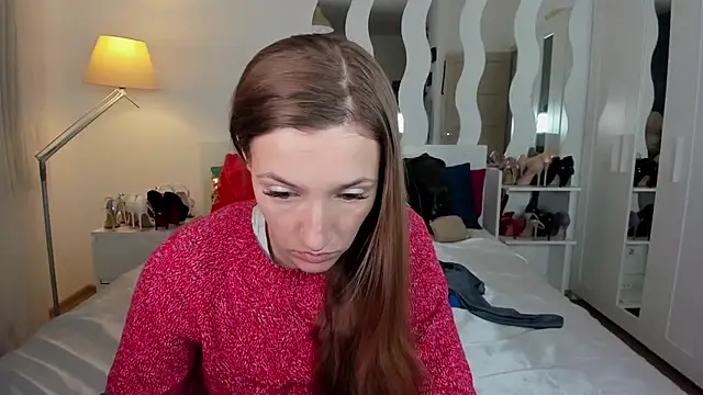 Snapshot of KateRedgar chatting on February 2025 03:56:01 PM KateRedgar online show from February 2025 03:56:01 PM