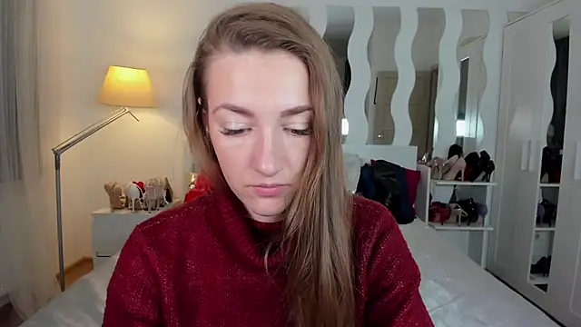 Snapshot of KateRedgar chatting on February 2025 02:01:01 PM KateRedgar online show from February 2025 02:01:01 PM