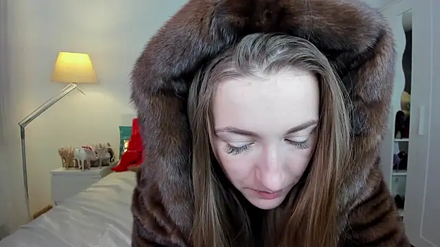 Snapshot of KateRedgar chatting on February 2025 08:18:01 PM KateRedgar online show from February 2025 08:18:01 PM