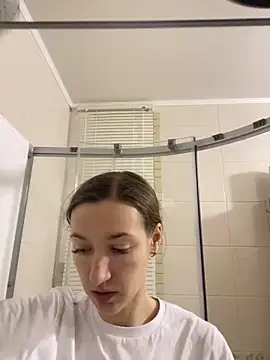 Snapshot of KateRedgar chatting on March 2025 03:27:01 PM KateRedgar online show from March 2025 03:27:01 PM