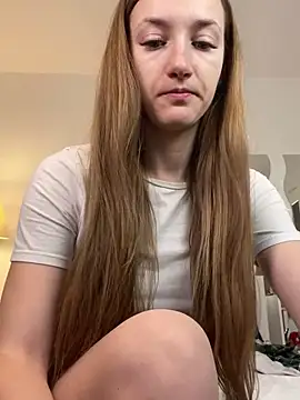 Snapshot of KateRedgar chatting on March 2025 03:27:01 PM KateRedgar online show from March 2025 03:27:01 PM