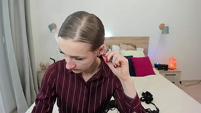 Snapshot of KateRedgar chatting on October 2025 11:08:02 AM KateRedgar online show from October 2025 11:08:02 AM