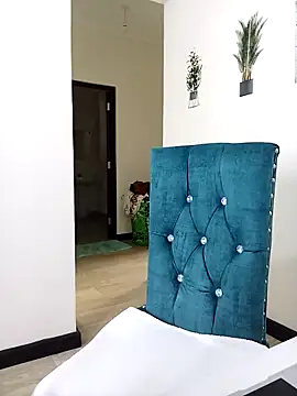 Lina-01 online show from October 2025 05:18:02 AM