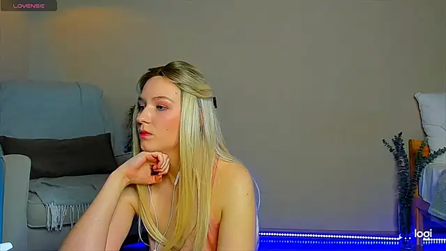 Agatha weiss online show from November 2025 05:35:01 PM