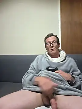 Snapshot of TheSouthernKing chatting on October 2025 08:40:01 PM TheSouthernKing online show from October 2025 08:40:01 PM