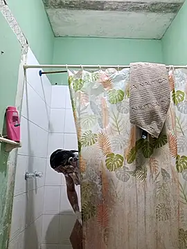 Snapshot of miicheele32 chatting on October 2025 06:54:01 AM miicheele32 online show from October 2025 06:54:01 AM