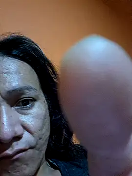 Snapshot of miicheele32 chatting on November 2025 09:31:01 AM miicheele32 online show from November 2025 09:31:01 AM