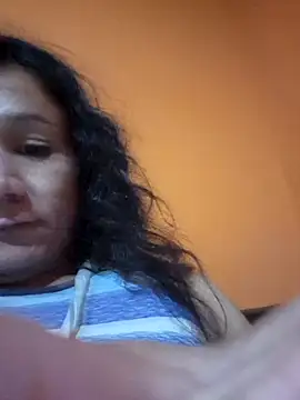 Snapshot of miicheele32 chatting on December 2025 05:39:02 AM miicheele32 online show from December 2025 05:39:02 AM