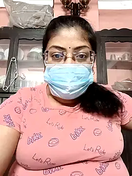 Snapshot of LAVERNIYA_ chatting on December 2024 02:22:01 PM LAVERNIYA online show from December 2024 02:22:01 PM