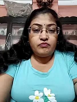 Snapshot of LAVERNIYA_ chatting on December 2024 01:12:02 PM LAVERNIYA online show from December 2024 01:12:02 PM