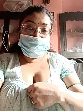 Snapshot of LAVERNIYA_ chatting on December 2024 07:13:02 AM LAVERNIYA online show from December 2024 07:13:02 AM