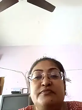 Snapshot of LAVERNIYA_ chatting on December 2024 05:21:01 AM LAVERNIYA online show from December 2024 05:21:01 AM