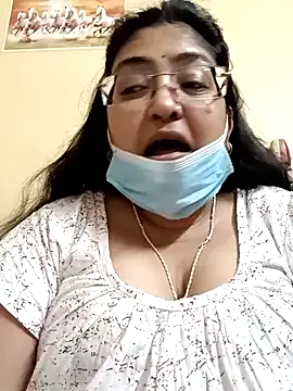 Snapshot of LAVERNIYA_ chatting on February 2025 10:15:02 AM LAVERNIYA online show from February 2025 10:15:02 AM