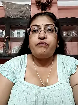 Snapshot of LAVERNIYA_ chatting on February 2025 12:11:01 PM LAVERNIYA online show from February 2025 12:11:01 PM