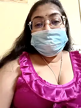 Snapshot of LAVERNIYA_ chatting on February 2025 12:10:02 PM LAVERNIYA online show from February 2025 12:10:02 PM