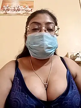 Snapshot of LAVERNIYA_ chatting on March 2025 05:08:01 AM LAVERNIYA online show from March 2025 05:08:01 AM