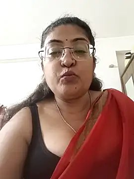 Snapshot of LAVERNIYA_ chatting on September 2025 06:52:01 PM LAVERNIYA online show from September 2025 06:52:01 PM