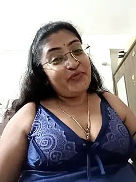 Snapshot of LAVERNIYA_ chatting on September 2025 07:24:02 PM LAVERNIYA online show from September 2025 07:24:02 PM