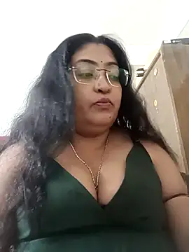 Snapshot of LAVERNIYA_ chatting on September 2025 11:44:02 AM LAVERNIYA online show from September 2025 11:44:02 AM