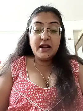 Snapshot of LAVERNIYA_ chatting on September 2025 03:46:02 PM LAVERNIYA online show from September 2025 03:46:02 PM