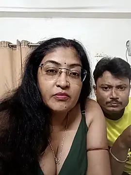 Snapshot of LAVERNIYA_ chatting on September 2025 11:45:01 AM LAVERNIYA online show from September 2025 11:45:01 AM