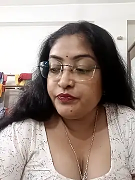 Snapshot of LAVERNIYA_ chatting on September 2025 10:18:01 AM LAVERNIYA online show from September 2025 10:18:01 AM