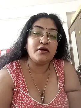 Snapshot of LAVERNIYA_ chatting on September 2025 12:30:01 PM LAVERNIYA online show from September 2025 12:30:01 PM