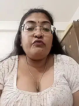 Snapshot of LAVERNIYA_ chatting on October 2025 11:41:02 AM LAVERNIYA online show from October 2025 11:41:02 AM