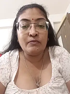 Snapshot of LAVERNIYA_ chatting on October 2025 12:39:01 PM LAVERNIYA online show from October 2025 12:39:01 PM