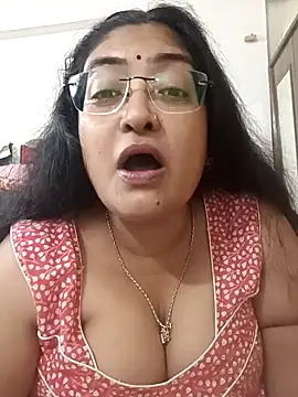 Snapshot of LAVERNIYA_ chatting on October 2025 08:28:01 AM LAVERNIYA online show from October 2025 08:28:01 AM