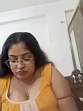 Snapshot of LAVERNIYA_ chatting on October 2025 12:06:01 PM LAVERNIYA online show from October 2025 12:06:01 PM