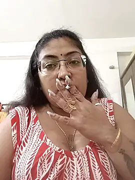 Snapshot of LAVERNIYA_ chatting on October 2025 11:07:01 AM LAVERNIYA online show from October 2025 11:07:01 AM