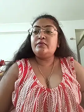 Snapshot of LAVERNIYA_ chatting on October 2025 03:45:02 AM LAVERNIYA online show from October 2025 03:45:02 AM